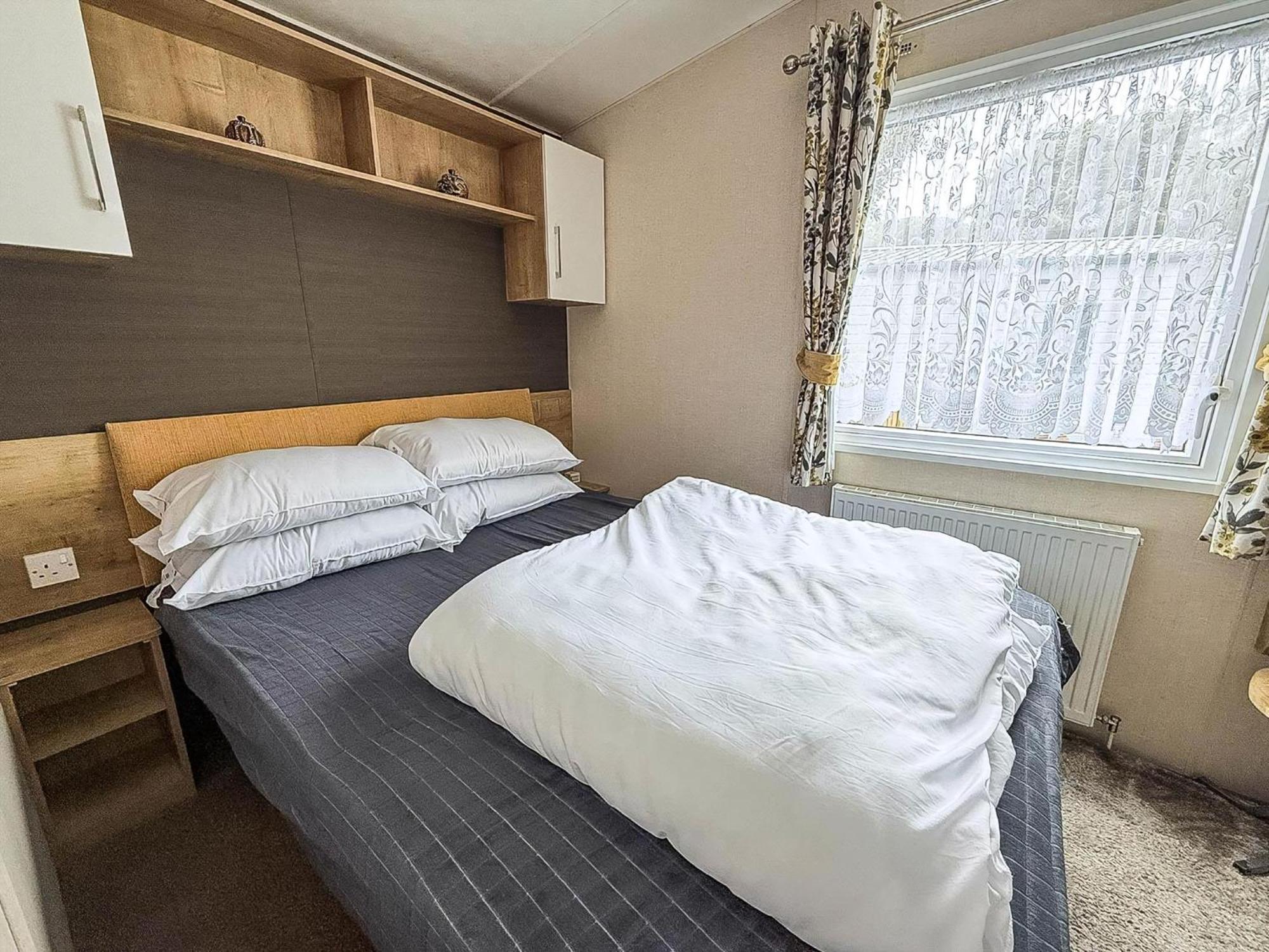 Brilliant Caravan With A Partial Sea View In Suffolk Ref 32026Az Lowestoft Zewnętrze zdjęcie