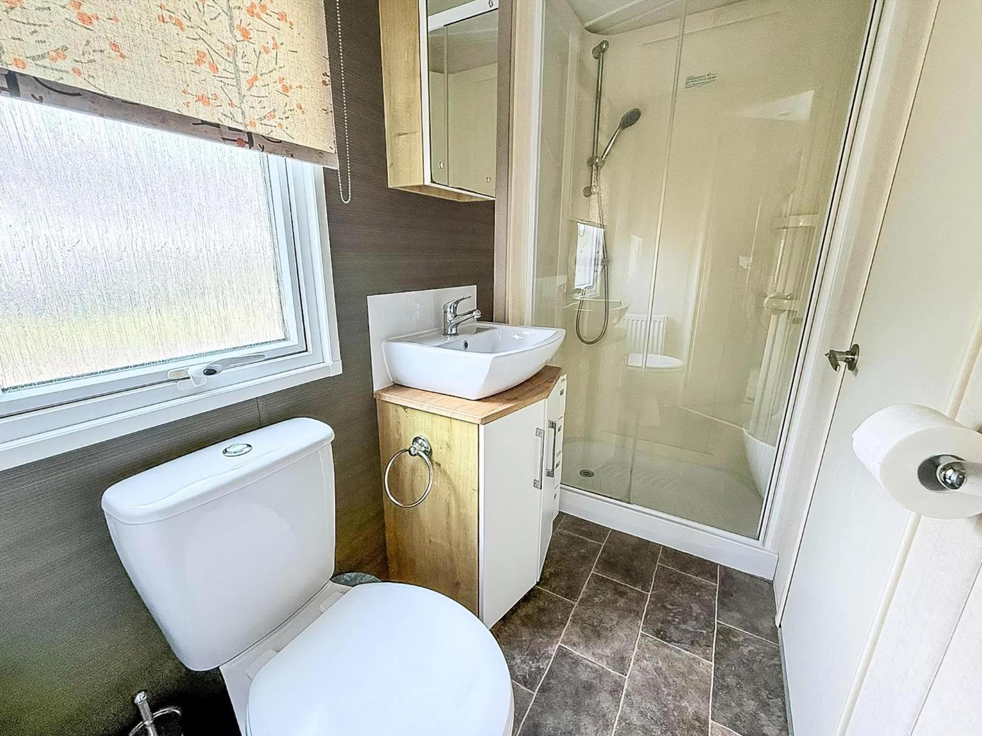 Brilliant Caravan With A Partial Sea View In Suffolk Ref 32026Az Lowestoft Zewnętrze zdjęcie